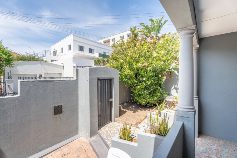 3 Bedroom Property for Sale in Sea Point Western Cape